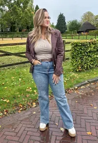 Image FALLING LEAVES